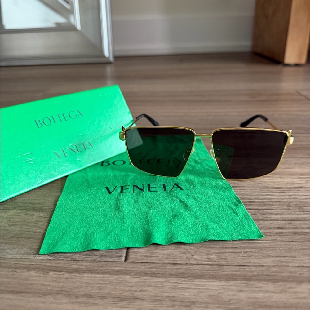 Bottega Veneta New Triangle Metal 61MM Square Sunglasses